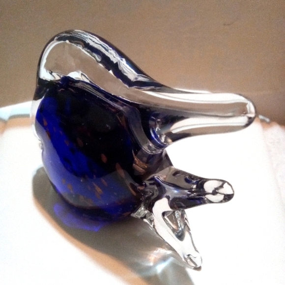 Vintage Hand Blown Art Glass Angel Fish Blue w Gold Flakes Paperweight Figurine - Picture 4 of 6